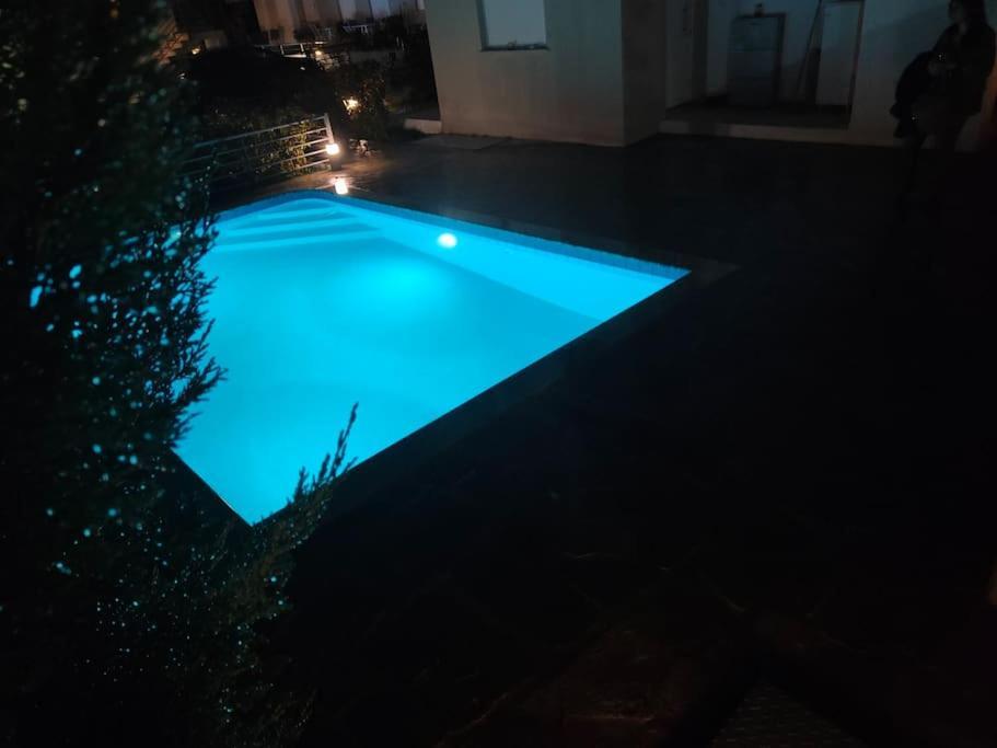 Poolview Apartment Ofrínion Buitenkant foto